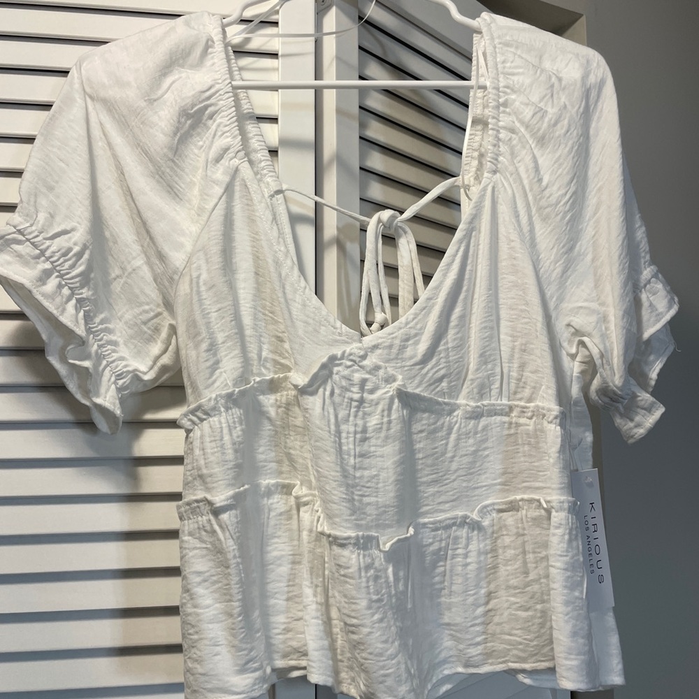 Kirious white top